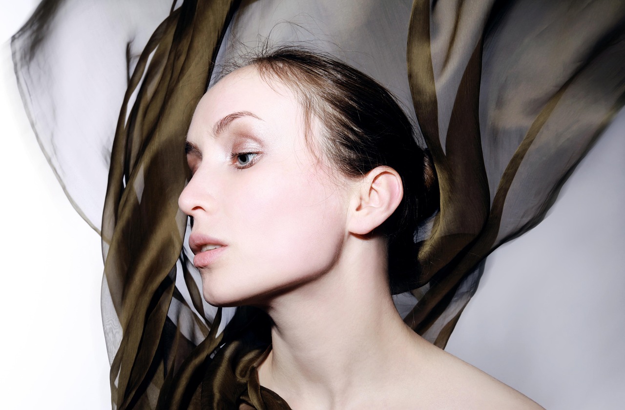 Comment nouer un foulard : 6 façons élégantes
